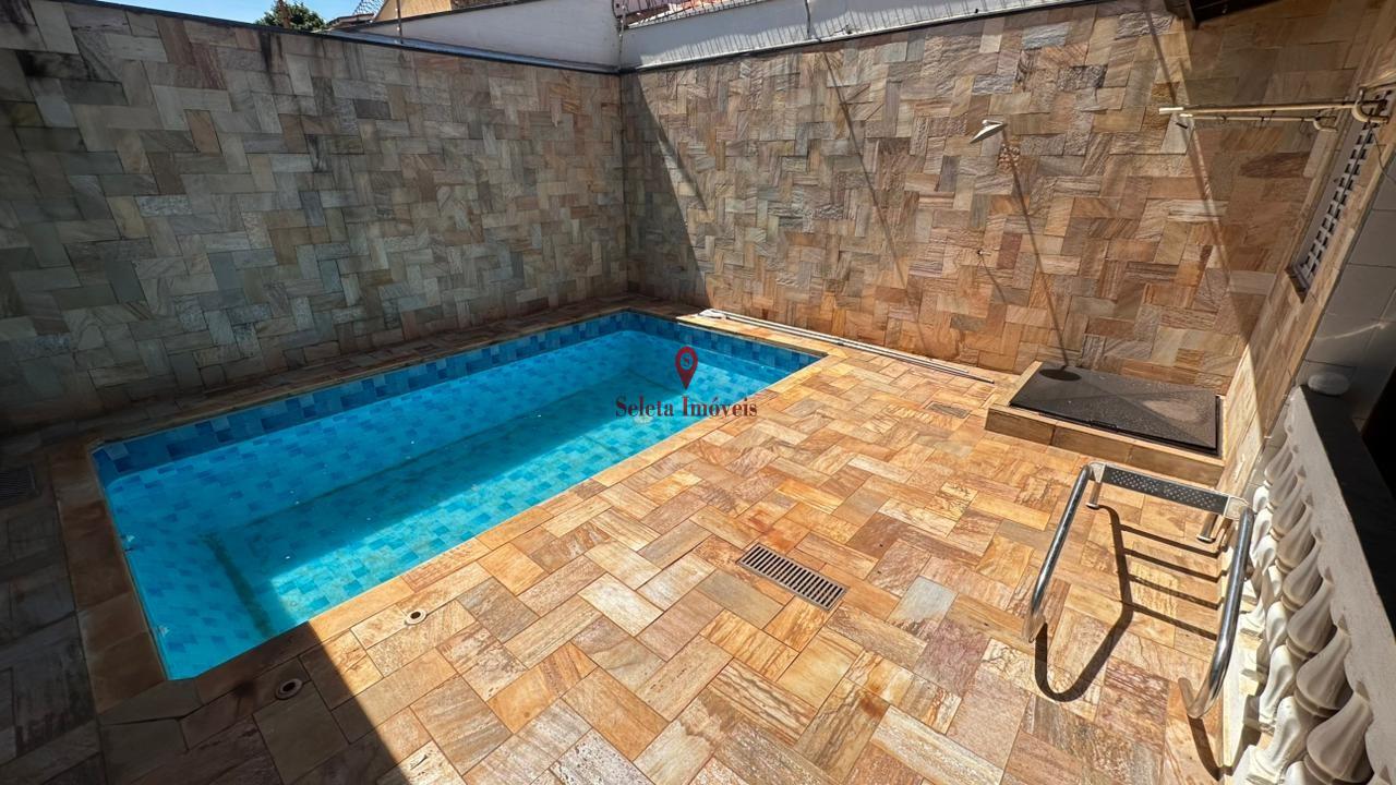 Casa, 4 quartos, 330 m² - Foto 1