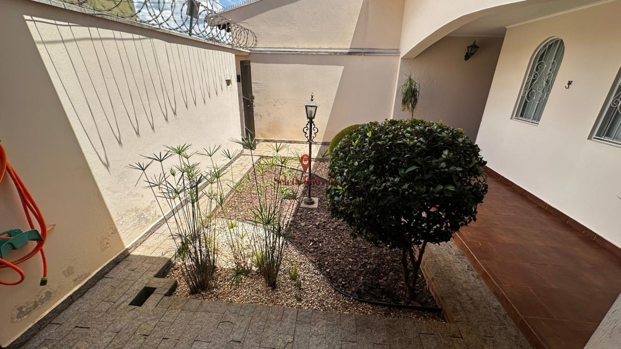 Casa, 3 quartos, 217 m² - Foto 1