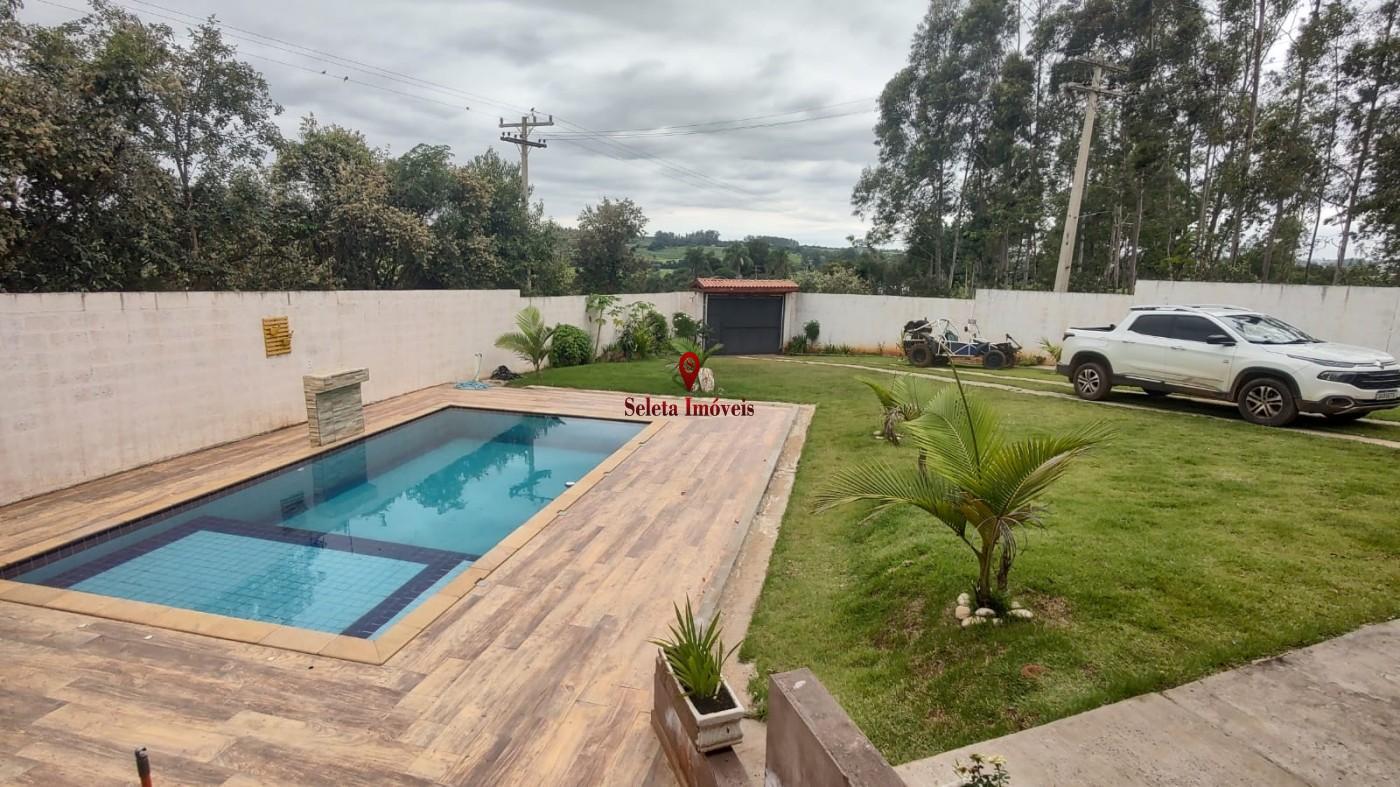 Chácara, 3 quartos, 884 m² - Foto 1